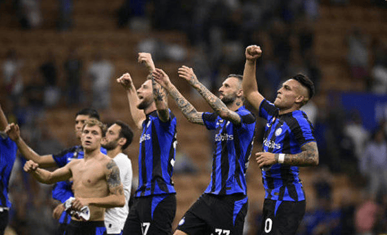 国脚关键进球助球队晋级（国脚关键破门送球队晋级）