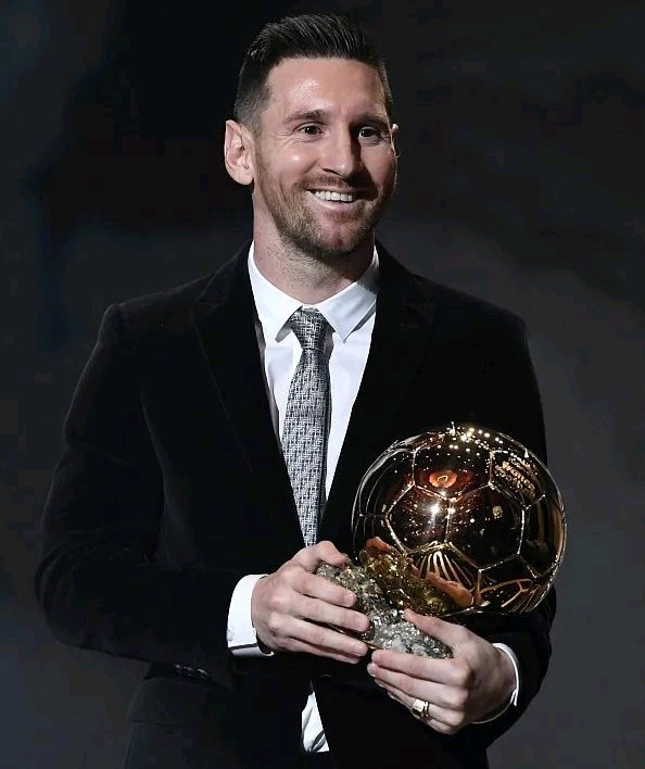 拉基蒂奇：无论哪队球迷都会喜欢魔笛；亚马尔要走自己的路（拉基蒂奇：不论支持哪队，球迷都会爱魔笛；亚马尔应走自己的路）