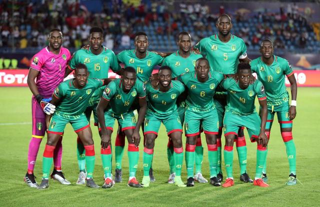 半场三分22中2！科尔：我们有很多优秀射手，命中率总会正常的（半场三分22投仅2中，科尔：我们射手多，命中率会回归正常）