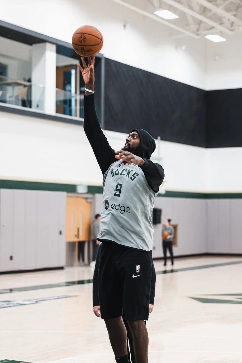 拉波特伤愈归来！毕尔巴鄂竞技双核回归迎战皇马（拉波特复出！毕尔巴鄂竞技双核齐回归挑战皇马）