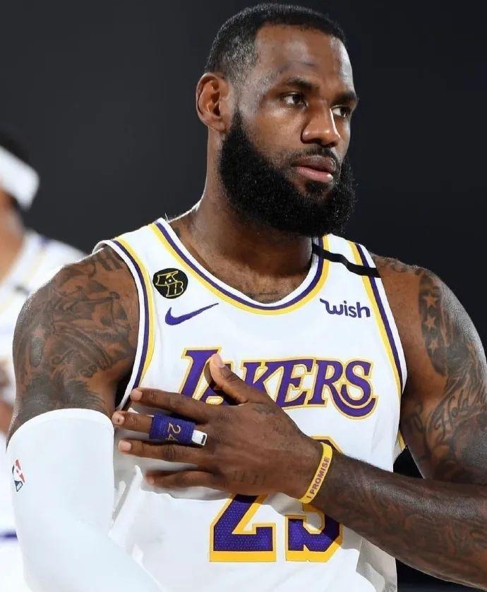 中超赛程更新：关注榜首之争,（中超赛程调整：榜首之争成焦点）