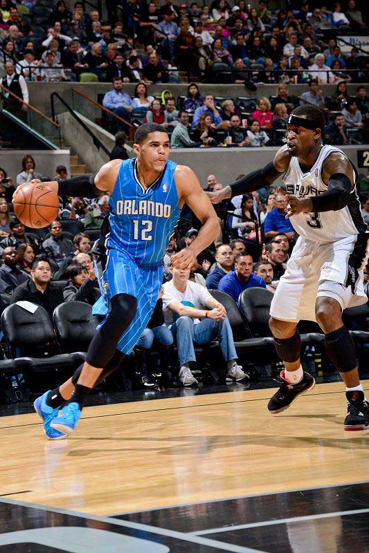 FIFA年度最佳男足教练候选：恩里克、斯洛特、弗里克在列（FIFA年度最佳男足教练候选名单出炉：恩里克、斯洛特、弗里克入选）