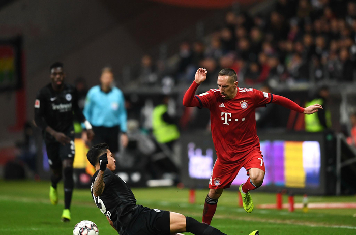 上海男篮三分雨淹没对手（上海男篮外线火力全开，击溃对手）