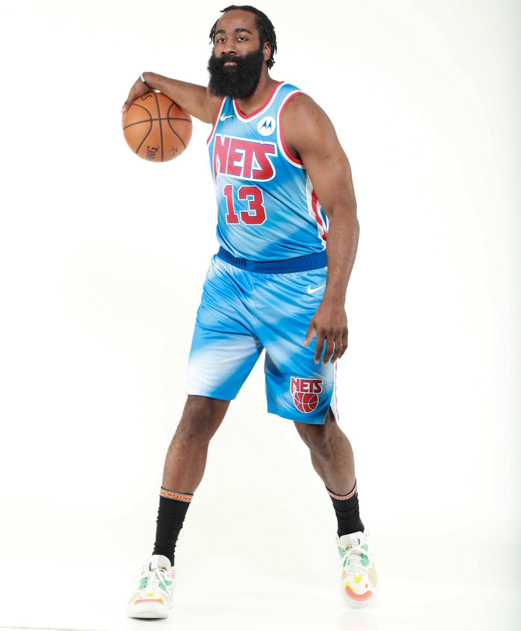 里程碑！字母哥生涯总得分来到21000分（字母哥生涯总得分突破21000分大关）