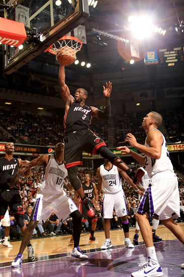 率队成功保级，内马尔晒图：这是艰难的一年，桑托斯，我爱你（带队保级成功，内马尔晒照感叹：这一年太难，桑托斯我爱你）